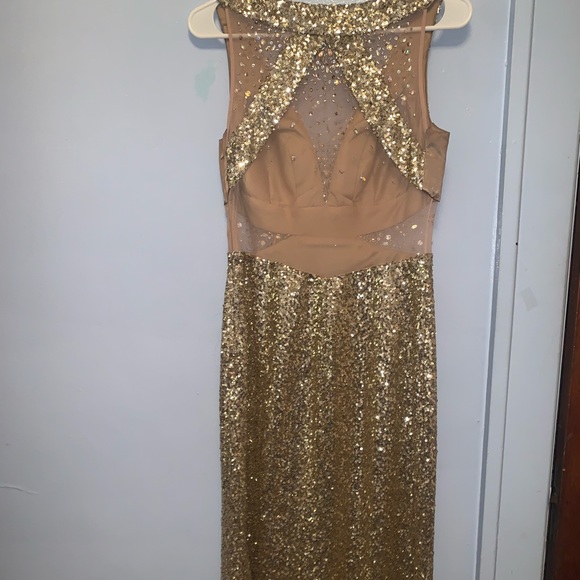 FLAWLESS GOLD DRESS SIZE 8 SEQUINS ALL THROUGHOUT! - Picture 4 of 5